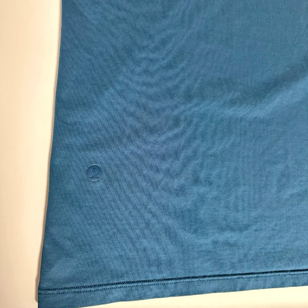 Lululemon Fundamental V - image 7